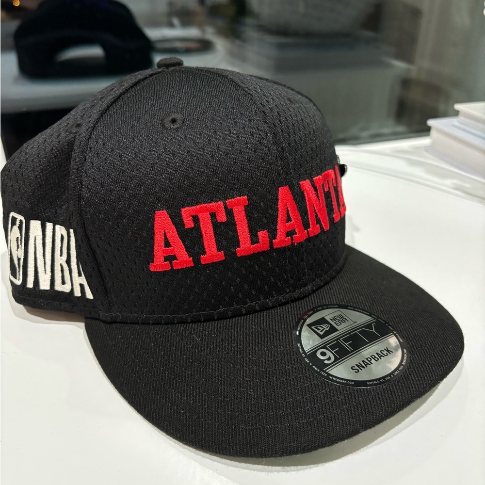 New Era 59Fifty Atlanta Hawks SnapBack With Pin